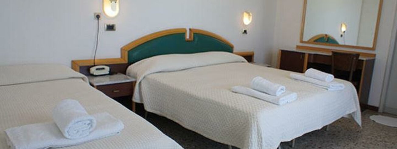 Artide Hotel Rimini Doppelzimmer mit zwei Doppelbetten