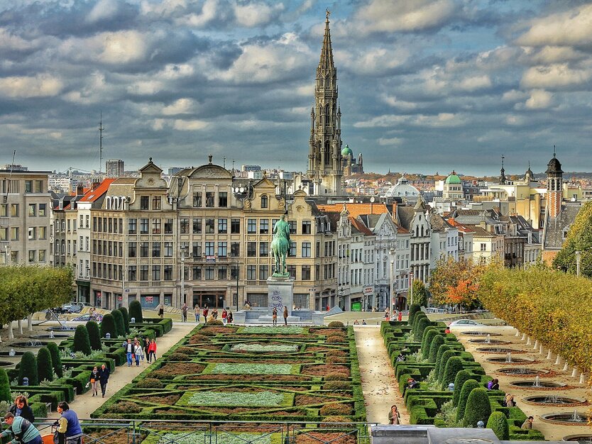 großer schöner Platz in Brüssel, Belgien mit Blick auf die Stadt.