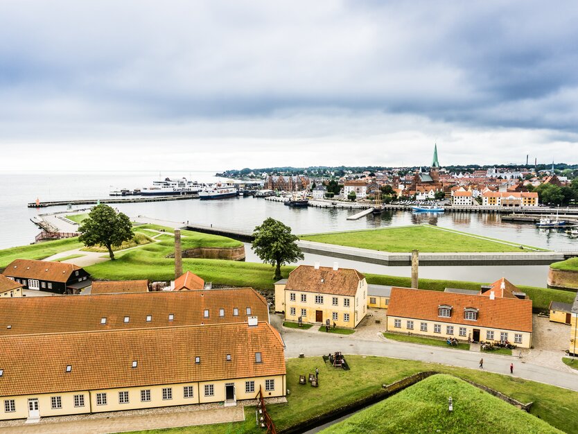 Kopenhagen Tagesausflug nach Helsingor, Schloss Kronborg, Stadt, Gebäude, Umland, Aussicht, Vogelperspektive