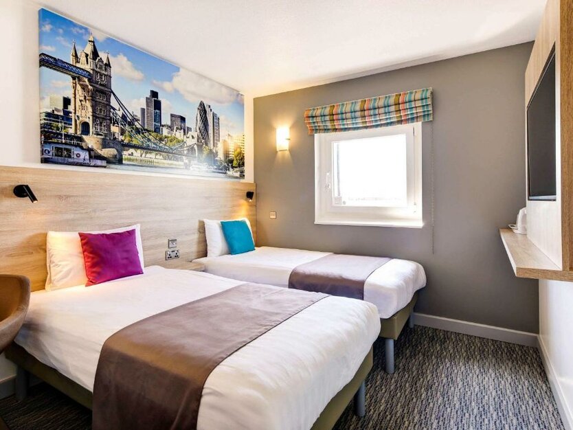 Doppelzimmer mit zwei Einzelbetten im Hotel Ibis Styles Excel, London
