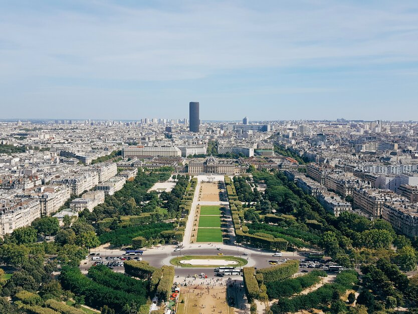 Städtereise Paris, Frankreich, Tour Montparnasse, toller Ausblick vom Turm über die Dächer von Paris