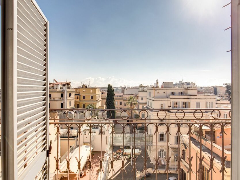 Staedtereise nach Rom in Italien Hotel San Marco Hotelausblick auf die Stadt